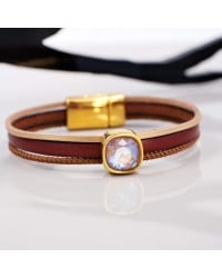 Δερμάτινο Βραχιόλι με Κρύσταλλο Swarovski Δερμάτινο βραχιόλι με κρύσταλλο Swarovski και στοιχεία σε επίχρυση επιμετάλλωση