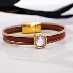 Δερμάτινο Βραχιόλι με Κρύσταλλο Swarovski Δερμάτινο βραχιόλι με κρύσταλλο Swarovski και στοιχεία σε επίχρυση επιμετάλλωση