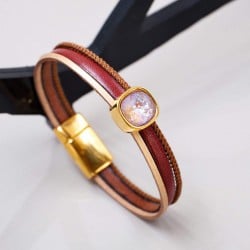 Δερμάτινο Βραχιόλι με Κρύσταλλο Swarovski Δερμάτινο βραχιόλι με κρύσταλλο Swarovski και στοιχεία σε επίχρυση επιμετάλλωση