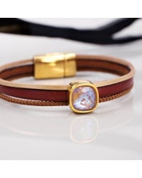 Δερμάτινο Βραχιόλι με Κρύσταλλο Swarovski Δερμάτινο βραχιόλι με κρύσταλλο Swarovski και στοιχεία σε επίχρυση επιμετάλλωση