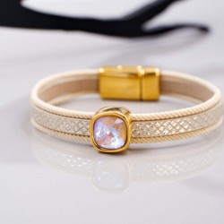 Δερμάτινο Βραχιόλι με Κρύσταλλο Swarovski Δερμάτινο βραχιόλι με κρύσταλλο Swarovski και στοιχεία σε επίχρυση επιμετάλλωση