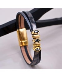 Δερμάτινο Βραχιόλι με Κρύσταλλα Swarovski Δερμάτινο βραχιόλι σε ροζ χρυσή επιμετάλλωση με κρύσταλλα Swarovski