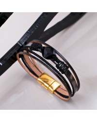 Δερμάτινο Βραχιόλι με Κρύσταλλο Swarovski Δερμάτινο βραχιόλι σε ροζ χρυσή επιμετάλλωση με κρύσταλλο Swarovski