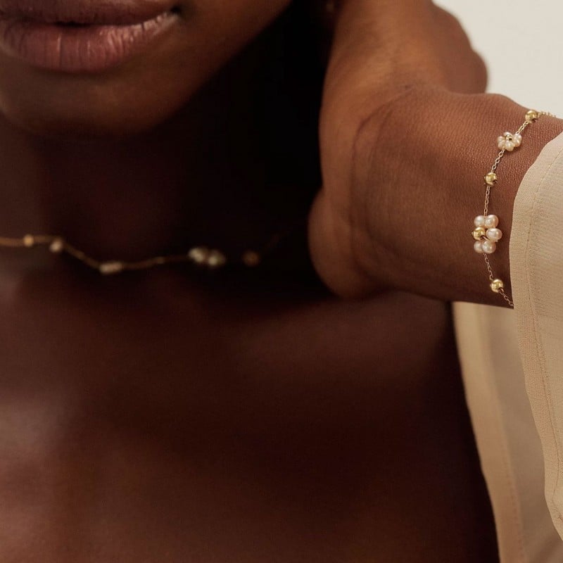 Stainless Steel Jewelry: Βραχιόλι Αλυσίδα με Μαργαρίτες από Πέρλες Βραχιόλι Αλυσίδα από ανοξείδωτο ατσάλι με επιμετάλλωση 24Κ χρυσού και πέρλες