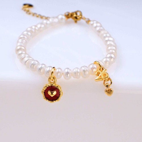 Βραχιόλι Γούρι 2026 - Καλλιεργημένα Μαργαριτάρια & Καρδιά Χειροποίητο Βραχιόλι-Γούρι με Καλλιεργημένα Μαργαριτάρια και Καρδιά από Σμάλτο