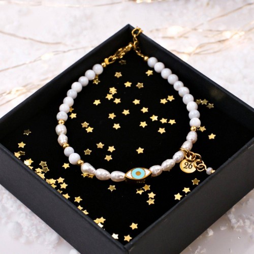 Ατσάλινο Βραχιόλι Γούρι 2026 - Καλλιεργημένα Μαργαριτάρια, Φίλντισι & Μάτι Ατσάλινο Βραχιόλι-Γούρι με Καλλιεργημένα Μαργαριτάρια και Μάτι από Σμάλτο