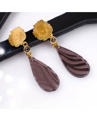 Gold-Plated Earrings - Stainless Steel and Animal Print Gold-Plated Earrings made of stainless steel in gold plating with Animal Print plexiglass