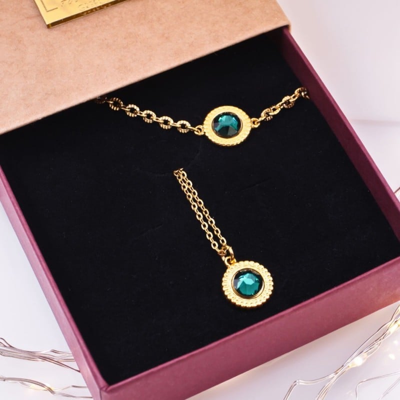 Σετ Κολιέ και Βραχιόλι με Κρύσταλλα Swarovski – Σε Κουτί Δώρου Σετ Κολιέ και Βραχιόλι με Κρύσταλλα Swarovski – Σε Κουτί Δώρου