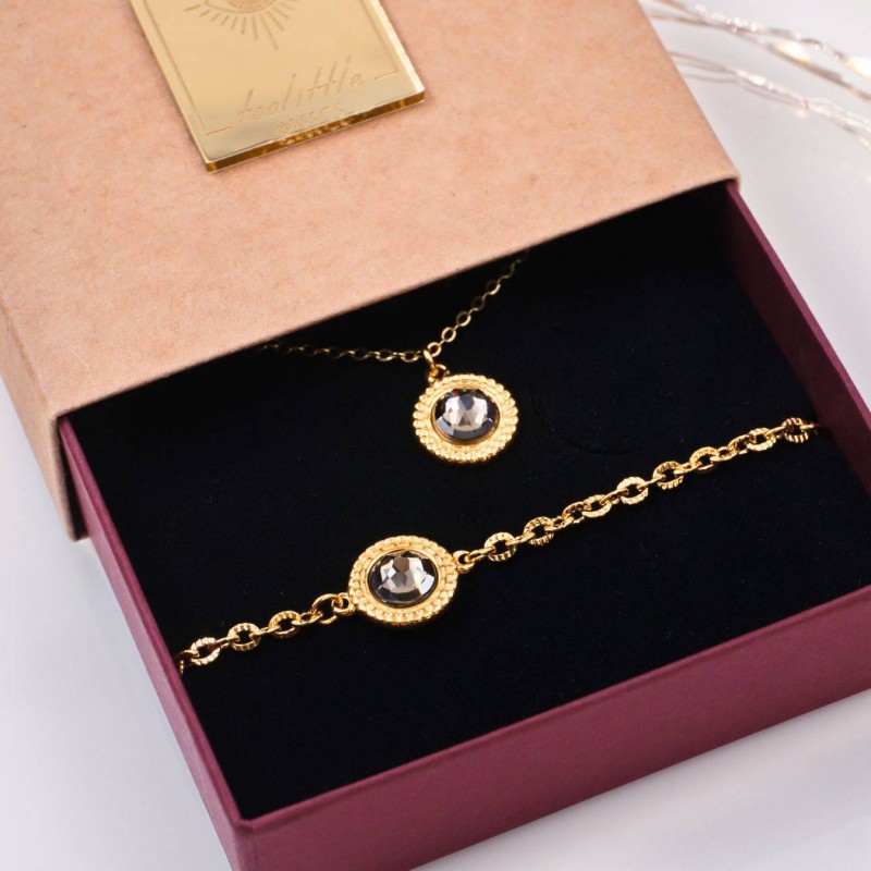 Σετ Κολιέ και Βραχιόλι με Κρύσταλλα Swarovski – Σε Κουτί Δώρου Σετ Κολιέ και Βραχιόλι με Κρύσταλλα Swarovski – Σε Κουτί Δώρου