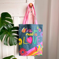 Τσάντα Tote από ανθεκτικό τζιν All you need is Love