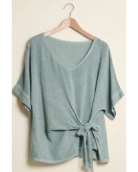 Top Blouse made of 100% Linen Top Blouse made of 100% Linen