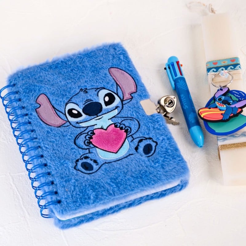 Χειροποίητη Λαμπάδα Stitch με Λούτρινο Λεύκωμα, Spinner Μπρελόκ και Πολύχρωμο Στυλό