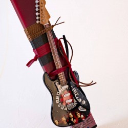 Λαμπάδα με διακοσμητική ηλεκτρική κιθάρα Red Hot Chili Peppers για αγόρια και άνδρες