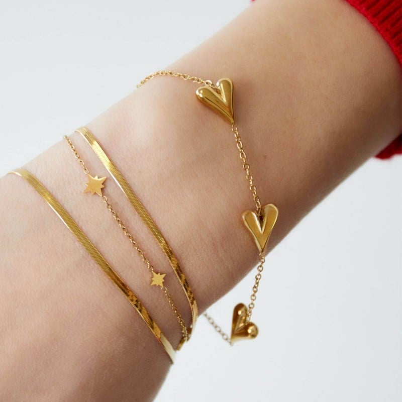 Stainless Steel Jewelry: Επίχρυσο Βραχιόλι με Καρδιές Επίχρυσο βραχιόλι αλυσίδα από ανοξείδωτο ατσάλι με καρδιές