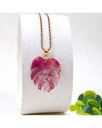 Μακρύ Κολιέ Toolittle - Resin Leaf Fuchsia Xειροποίητo κολιέ με πλέξιγκλας φύλλο και επίχρυσα στοιχεία