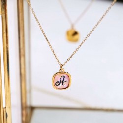 Xειροποίητo Κολιέ με κρύσταλλο Swarovski - Χάραξη με Αρχικό Γράμμα