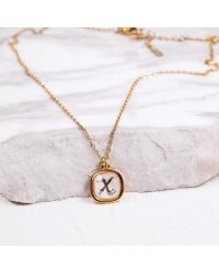 Xειροποίητo Κολιέ με κρύσταλλο Swarovski | Χάραξη με Αρχικό Γράμμα Xειροποίητo Κολιέ με κρύσταλλο Swarovski - Χάραξη με Αρχικό Γράμμα