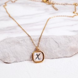 Xειροποίητo Κολιέ με κρύσταλλο Swarovski - Χάραξη με Αρχικό Γράμμα